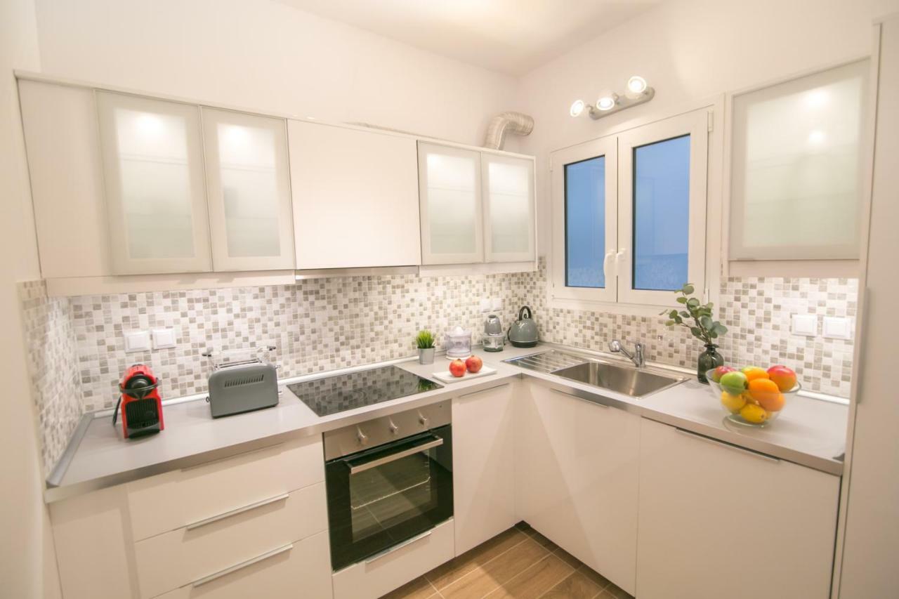 Magnificent Luxury Retrostyle Flat Acropolis View Apartment เอเธนส์ ภายนอก รูปภาพ