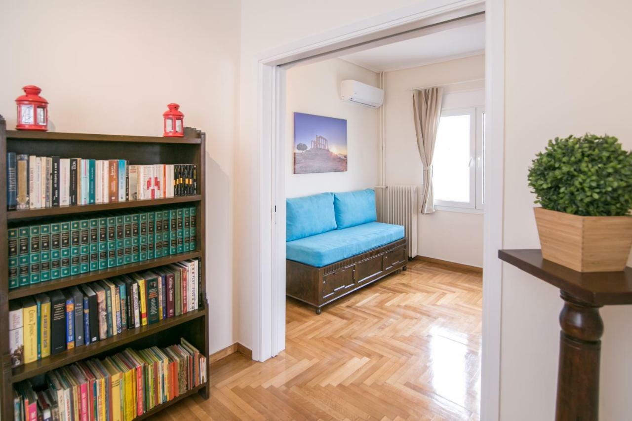 Magnificent Luxury Retrostyle Flat Acropolis View Apartment เอเธนส์ ภายนอก รูปภาพ