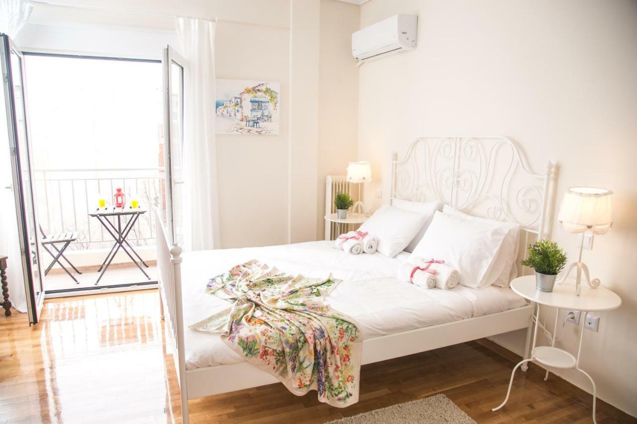 Magnificent Luxury Retrostyle Flat Acropolis View Apartment เอเธนส์ ภายนอก รูปภาพ