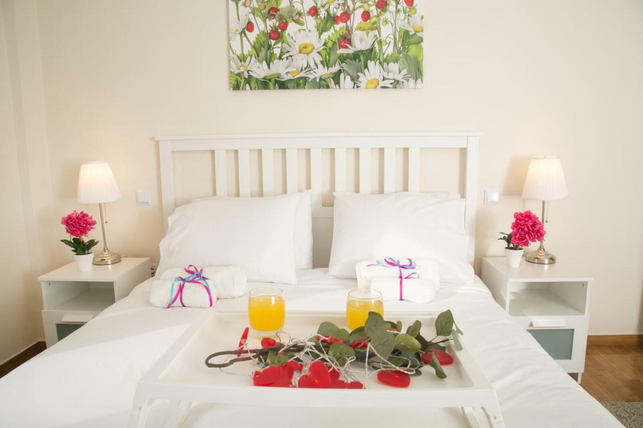 Magnificent Luxury Retrostyle Flat Acropolis View Apartment เอเธนส์ ภายนอก รูปภาพ