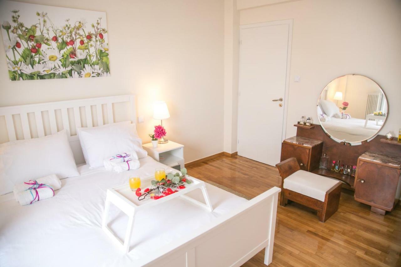 Magnificent Luxury Retrostyle Flat Acropolis View Apartment เอเธนส์ ภายนอก รูปภาพ